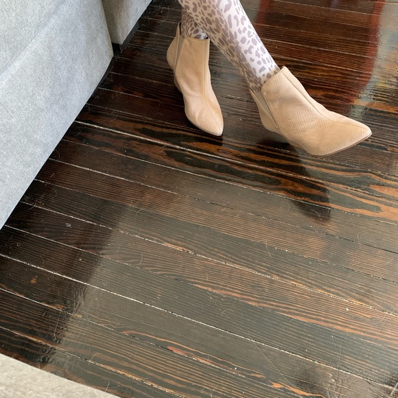 Steven Madden beige modern pointed toe ankle boots - Picture 4 of 6